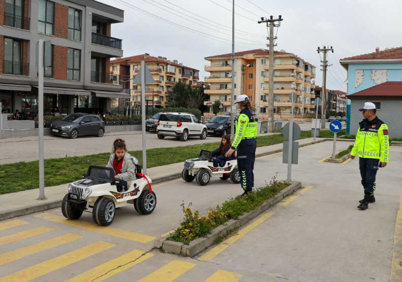 Yalova’da Öğrencilere Trafik Eğitimi