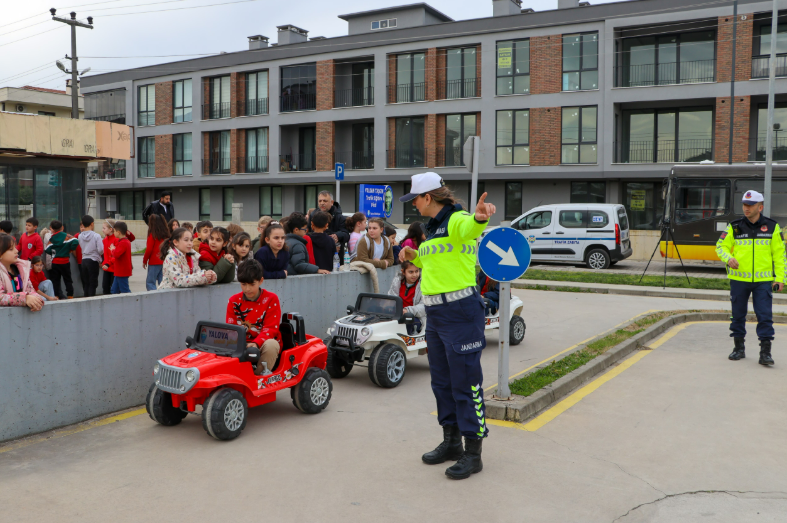 Yalova’da Öğrencilere Trafik Eğitimi-2