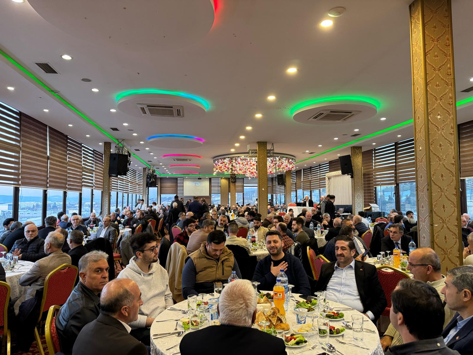 Hasan özevin anısına iftar yemeği