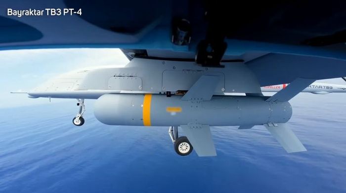 TCG Anadolu’dan Havalanan Bayraktar TB3 SİHA’ları Hedefi Tam İsabetle Vurdu-1