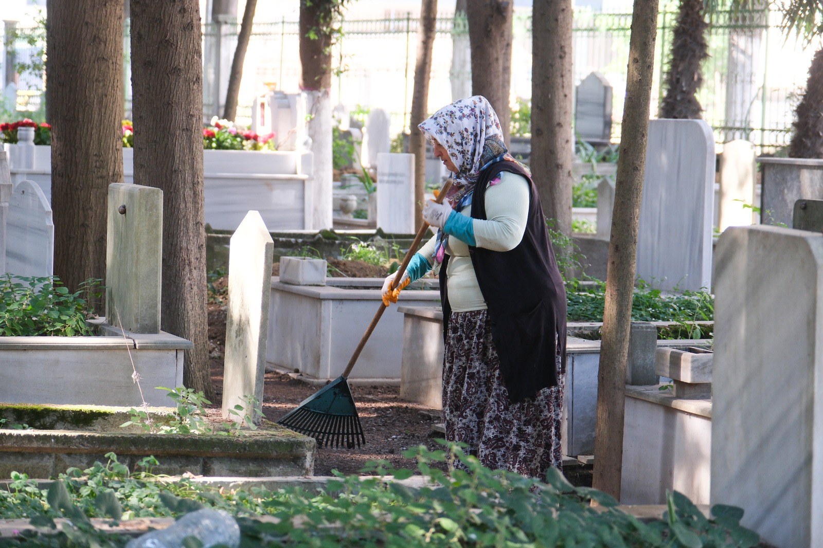 Çiftlikköy’de Huzurlu Ziyaret İçin Temizlik3