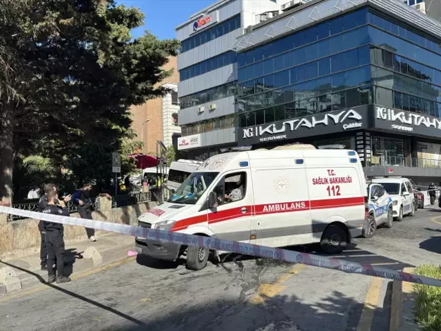 Kagithane De Minibus Yayalarin Arasina Daldi 1 18614999 8908 M