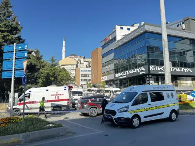 Kagithane De Minibus Yayalarin Arasina Daldi 1 18614999 96 M