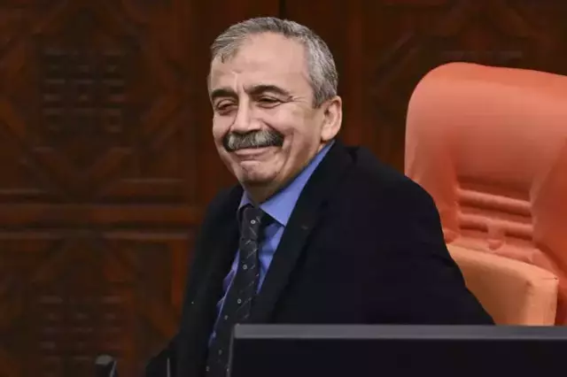 Süreyya Önder Vefat Etti