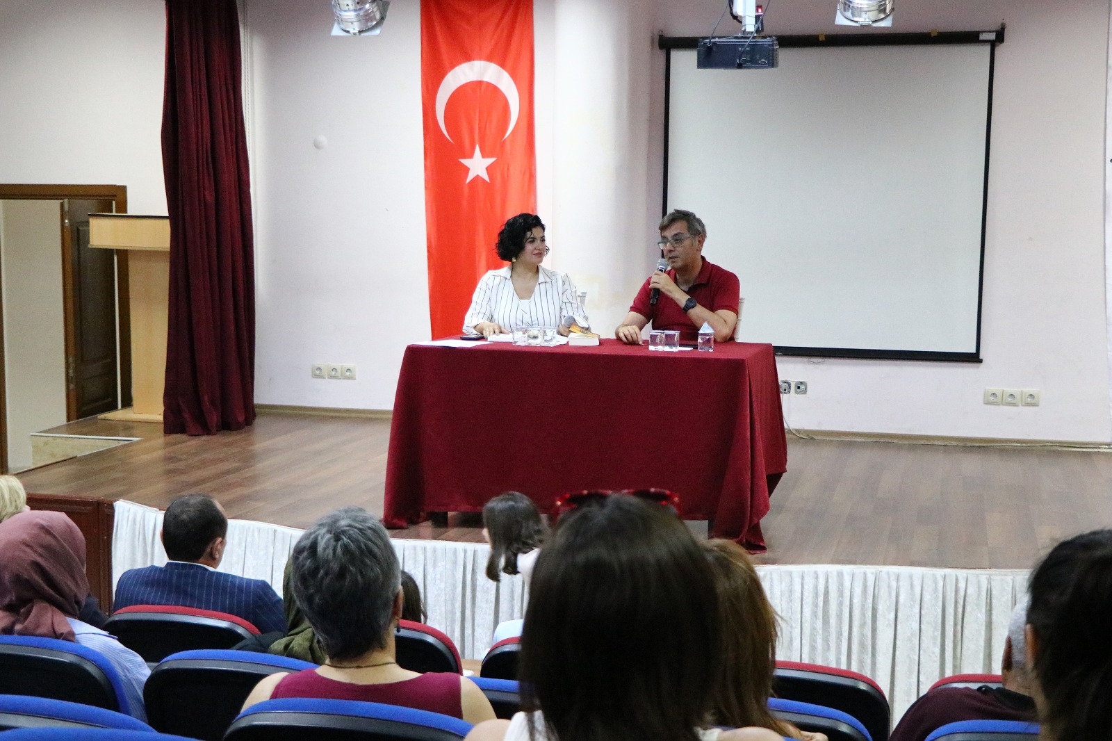 Ahmet Büke Çiftlikköy’de Okurlarıyla Buluştu3