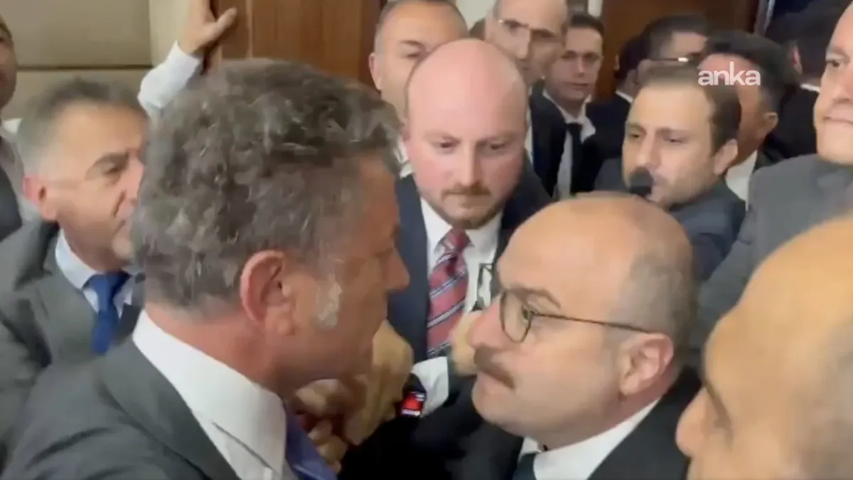 Ak Parti Ve Chp Milletvekilleri Arasında Gerginlik