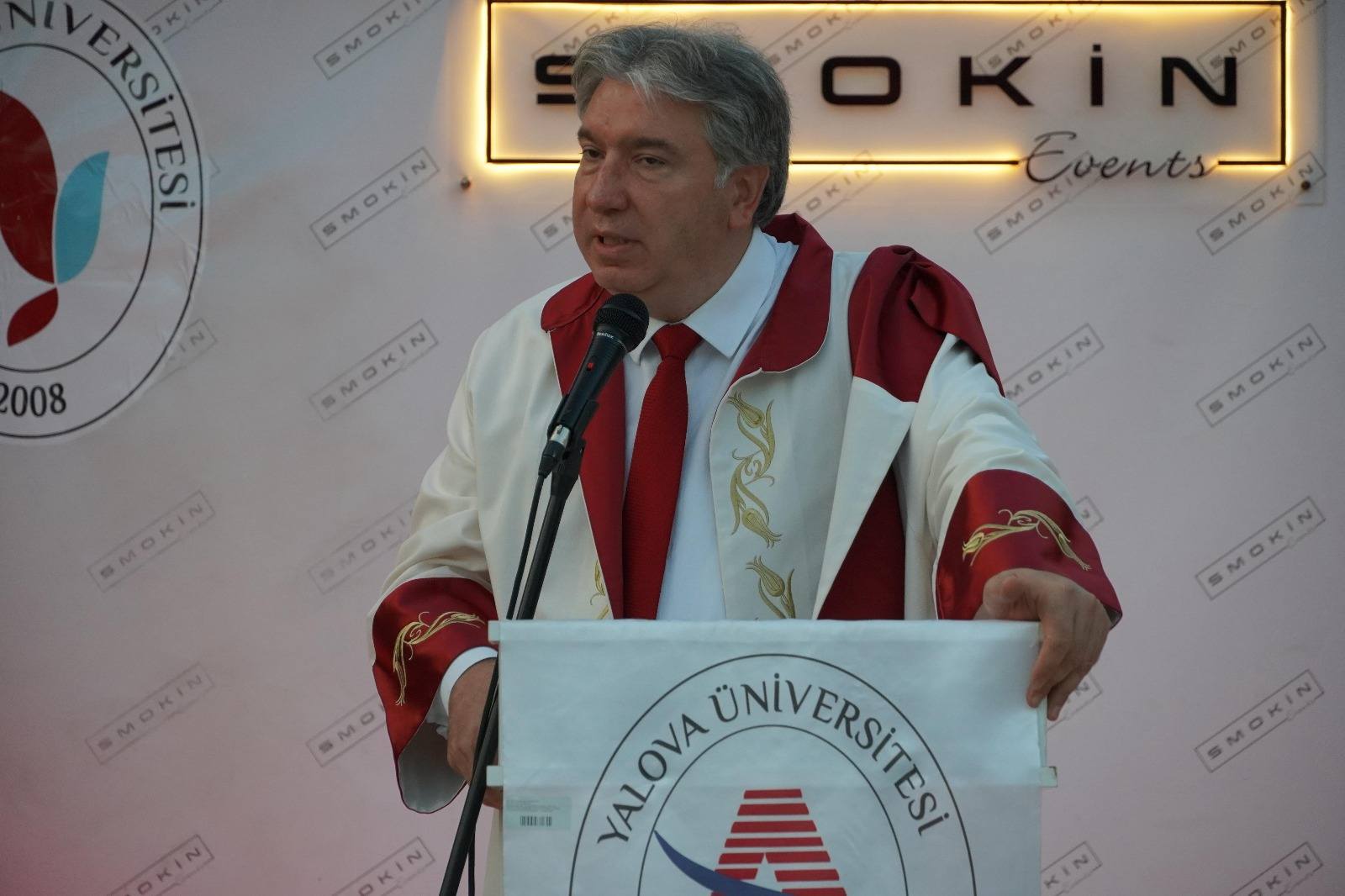 Armutlu Myo’da Mezuniyet Coşkusu2