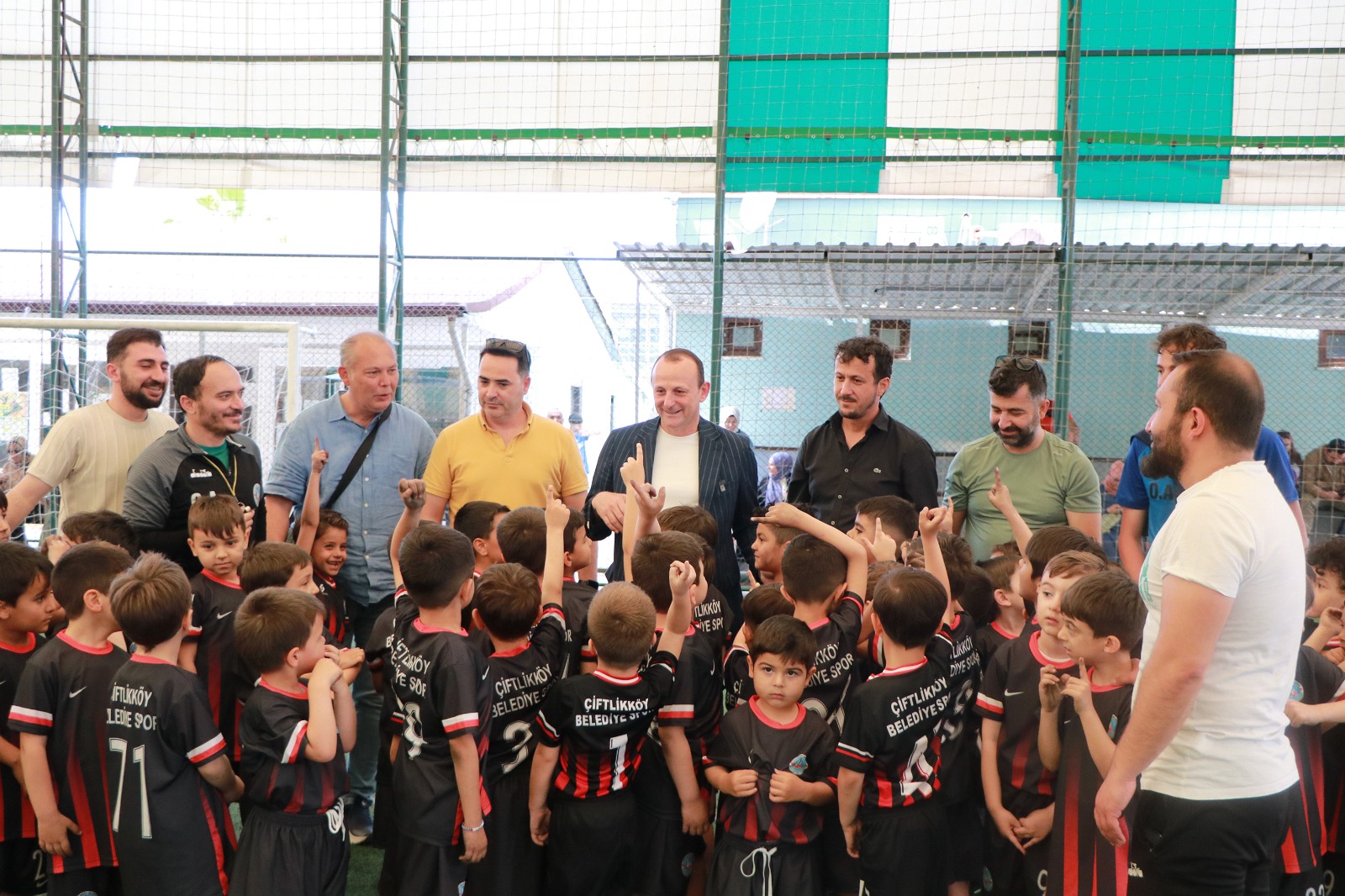 Başkan Adil Yele’den Minik Futbolculara Moral Ziyareti1