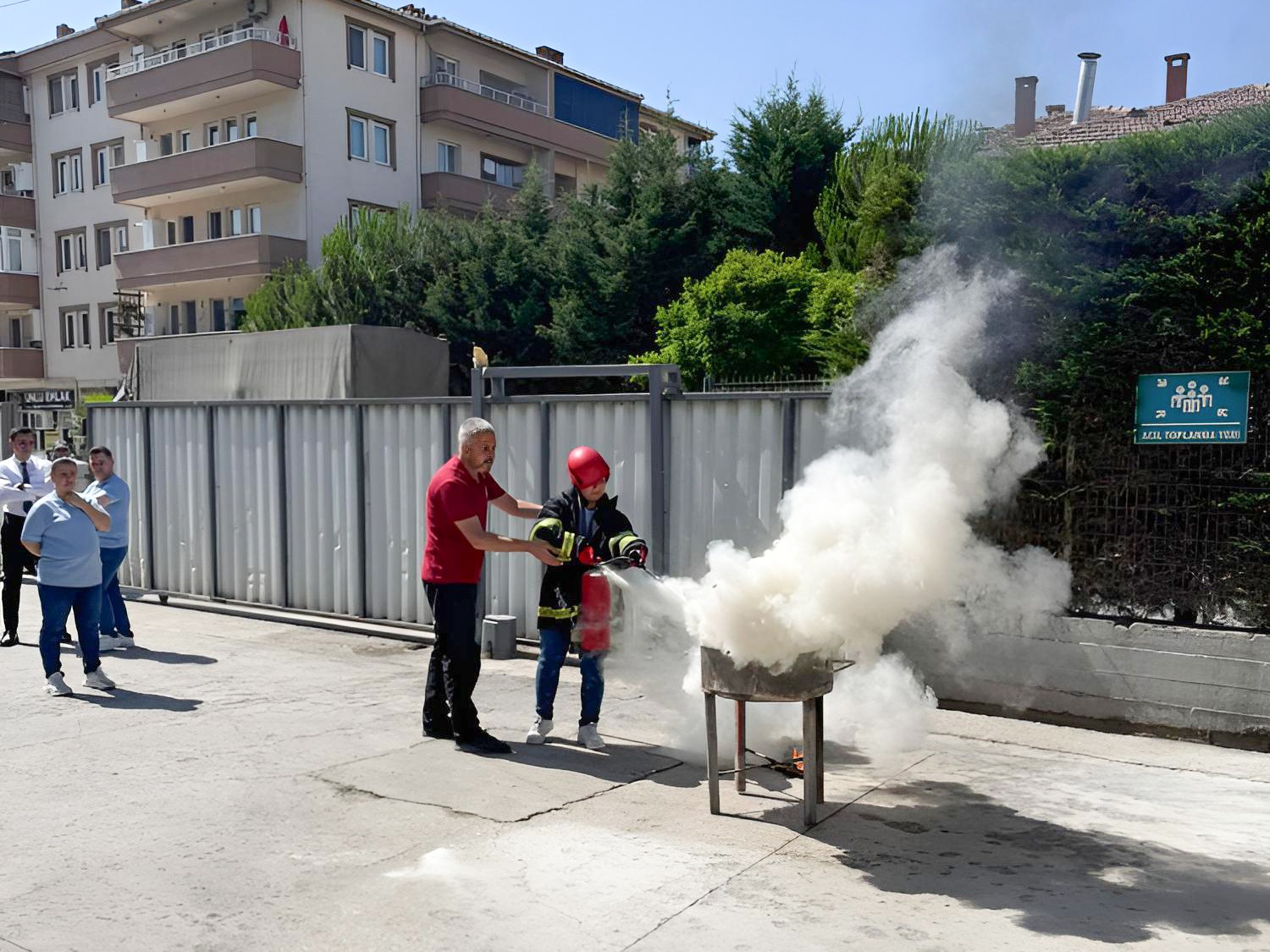 Çiftlikköy İtfaiyesi’nden Avm Personeline Yangın Eğitimi11