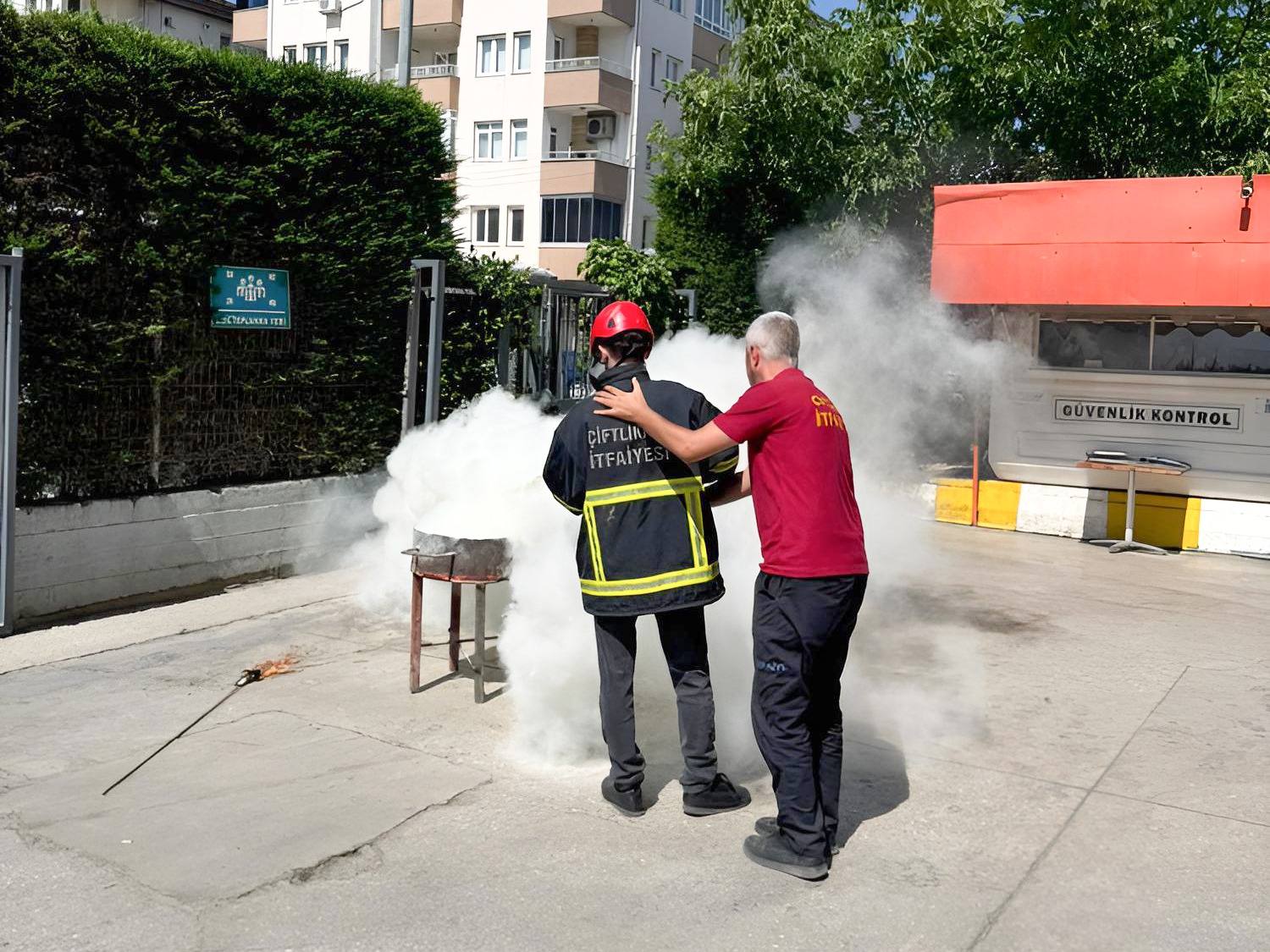 Çiftlikköy İtfaiyesi’nden Avm Personeline Yangın Eğitimi3