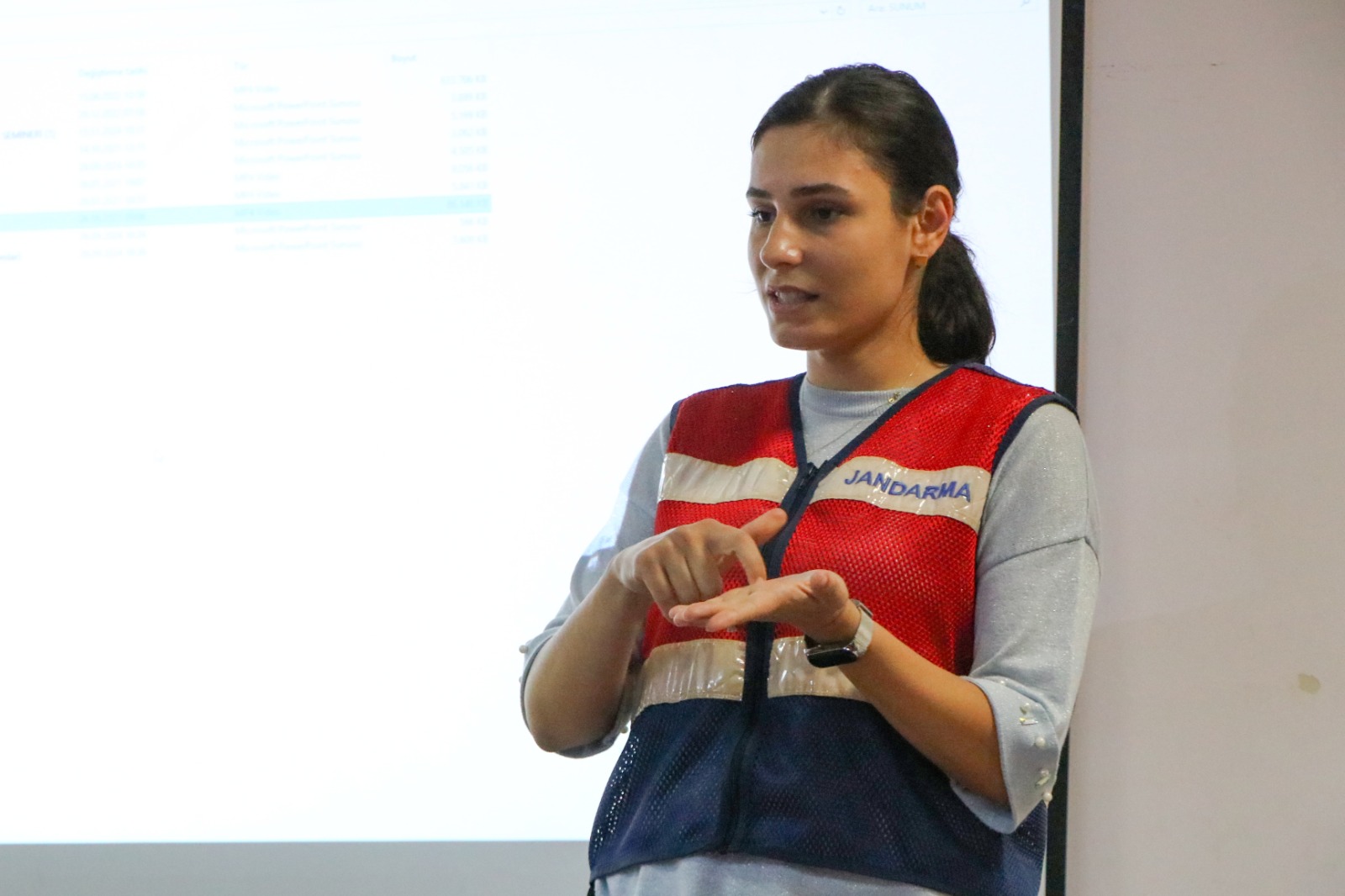 Çiftlikköy’de Bağımlılıkla Ve Kadına Şiddetle Mücadele İçin Bilgilendirme Semineri1
