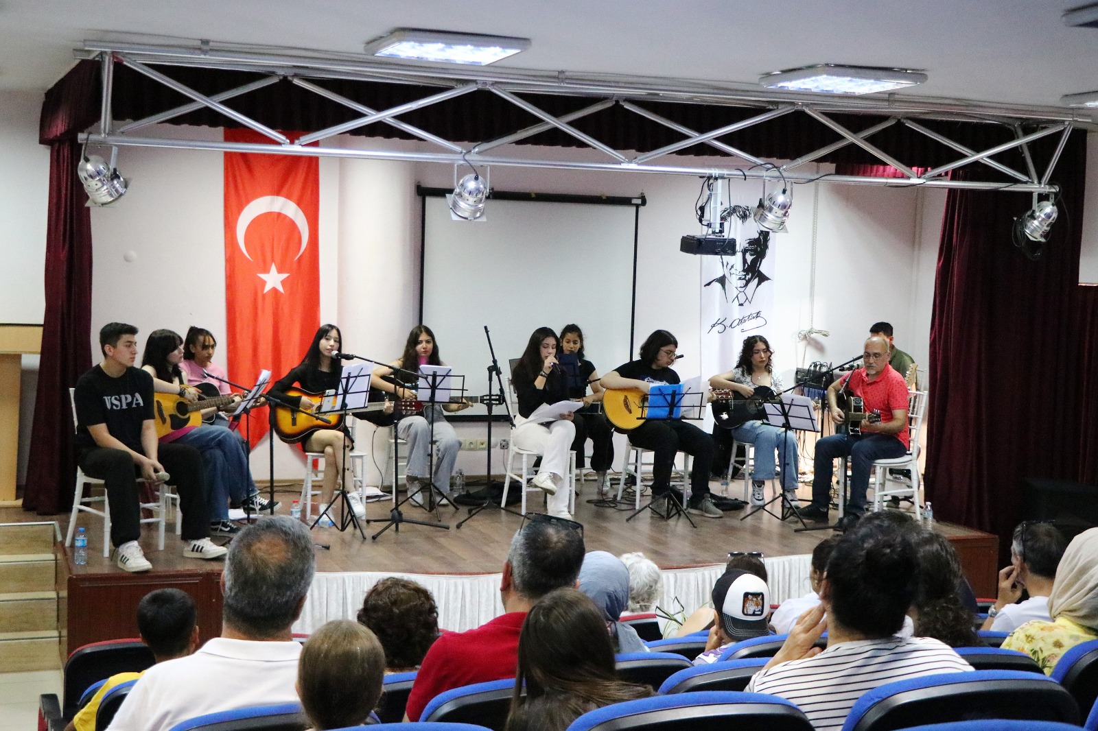 Çiftlikköy’de Gitar Rüzgarı Esti1