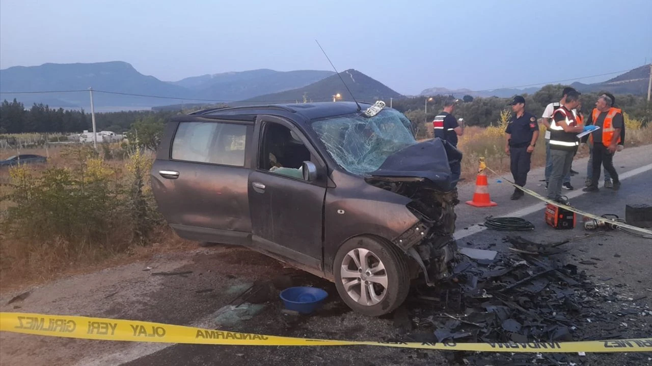 İzmir'de Feci Kaza 5 Ölü, 2 Yaralı