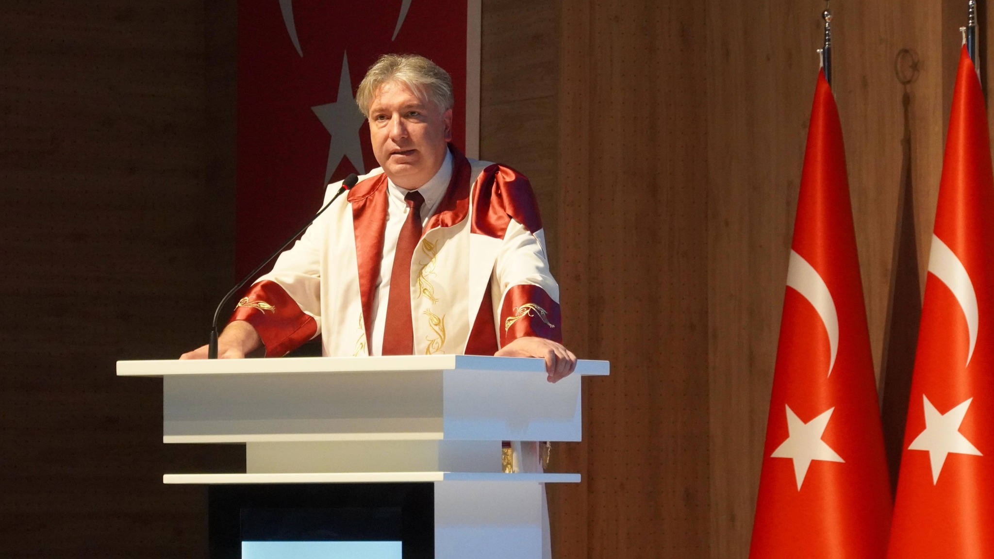 Mühendislik Fakültesi Mezunlarını Coşkulu Bir Törenle Uğurladı1