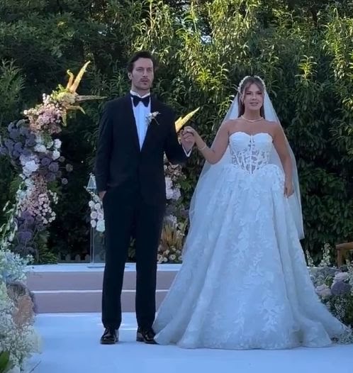 Oyuncu Feyyaz Serifoglu Ve Spiker Merve Dinckol Evlendi Iste Dugunden Ilk Kareler 1751217302291