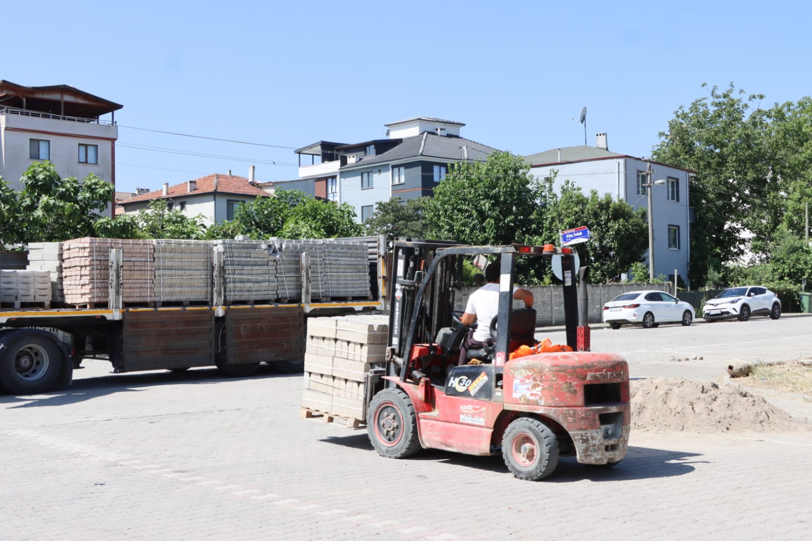 Parke Yol Ve Bordür Çalişmasi (7)
