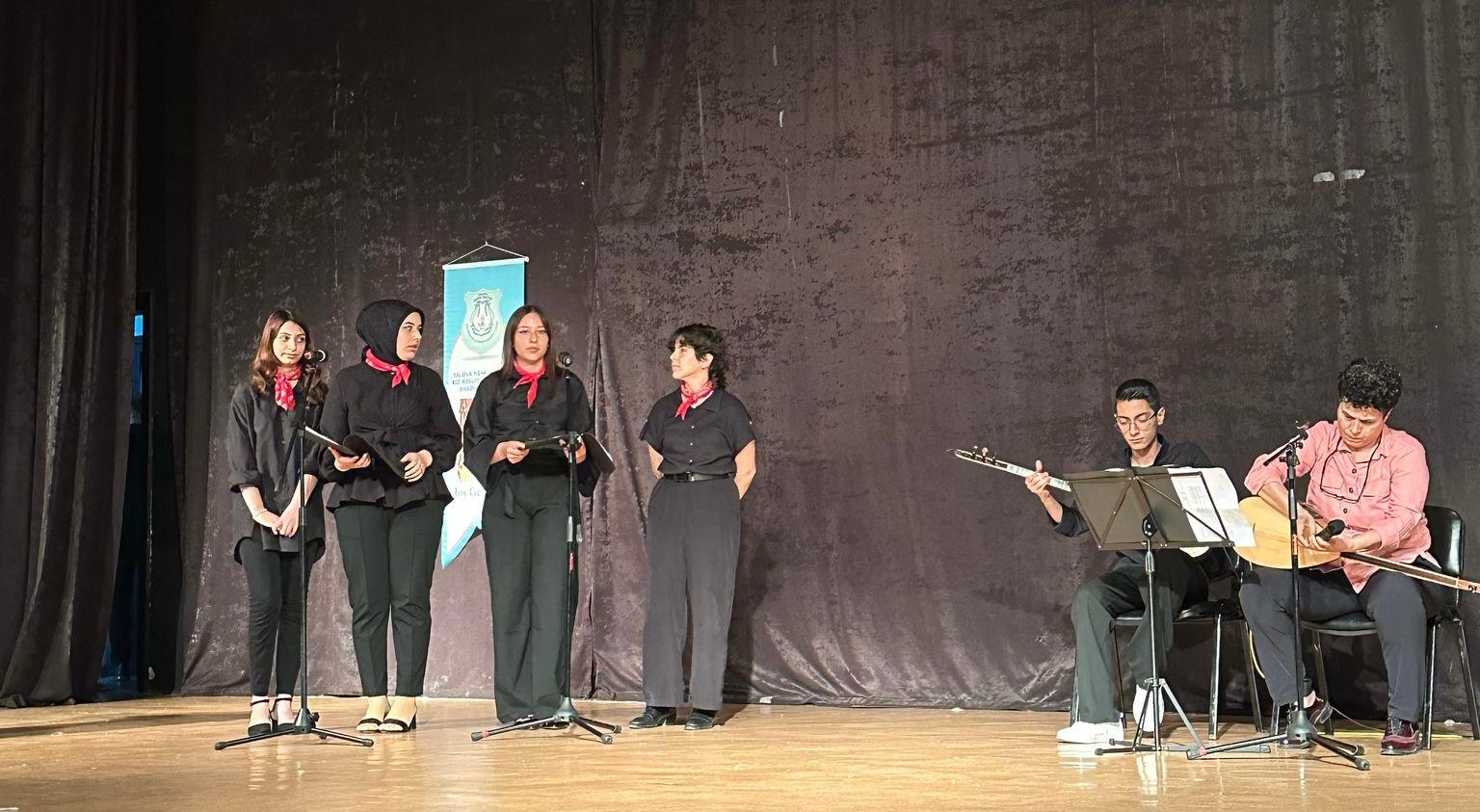 Türküler Tiyatroyla Can Buldu5