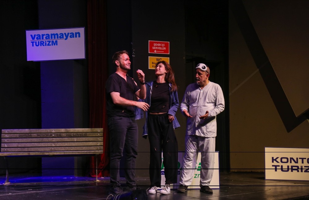 Uedaş Tiyatro Topluluğu ‘’Otogargara’’ Sahne Aldı4