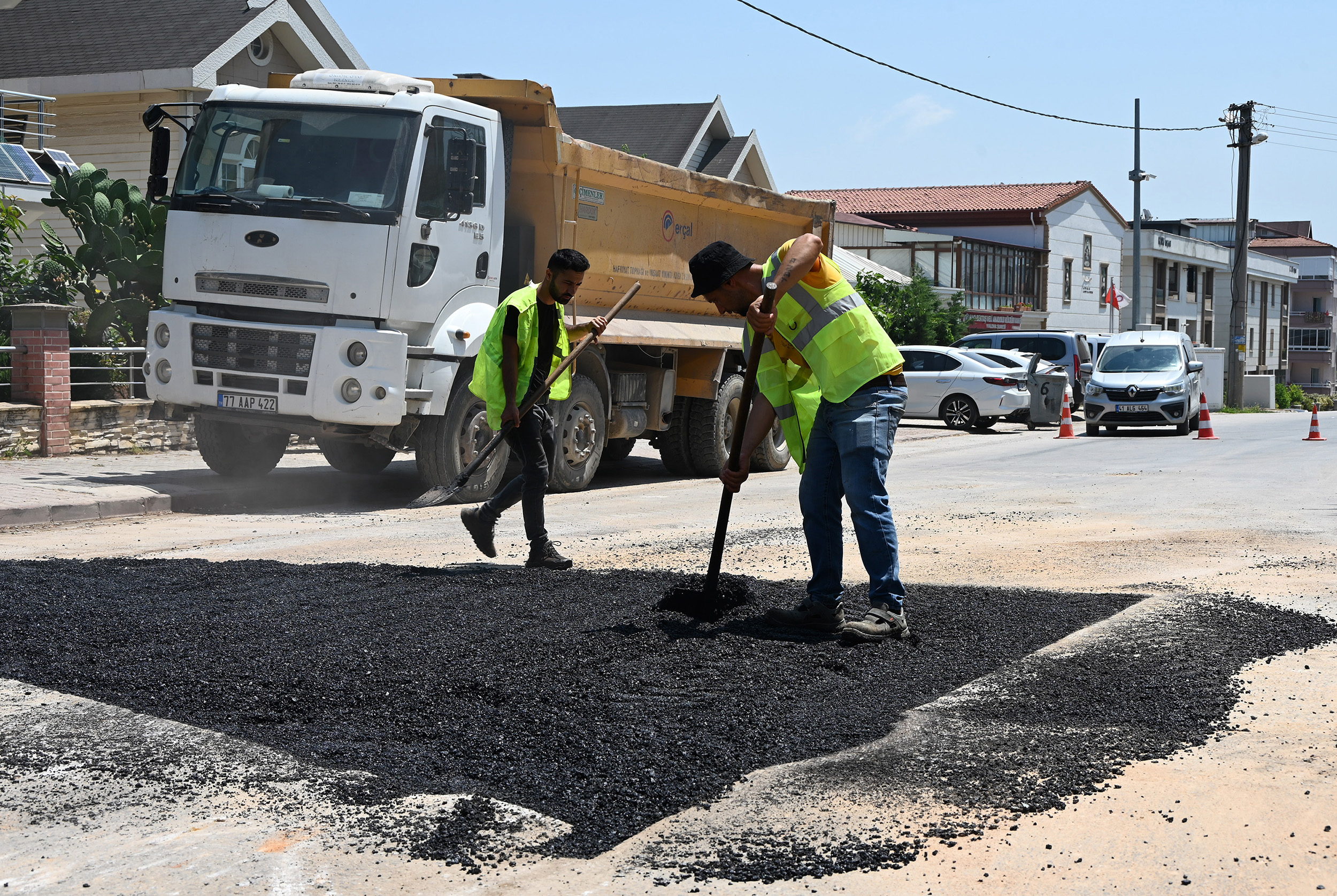 Yalova Belediyesi Kentte Asfalt Yama Çalışmalarını Sürdürüyor3