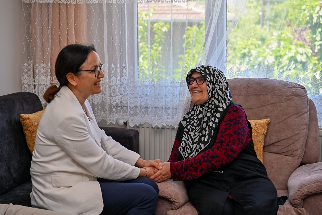 Yalova Valisi, Şehit Özgür’ün Ailesiyle Bayramlaştı3