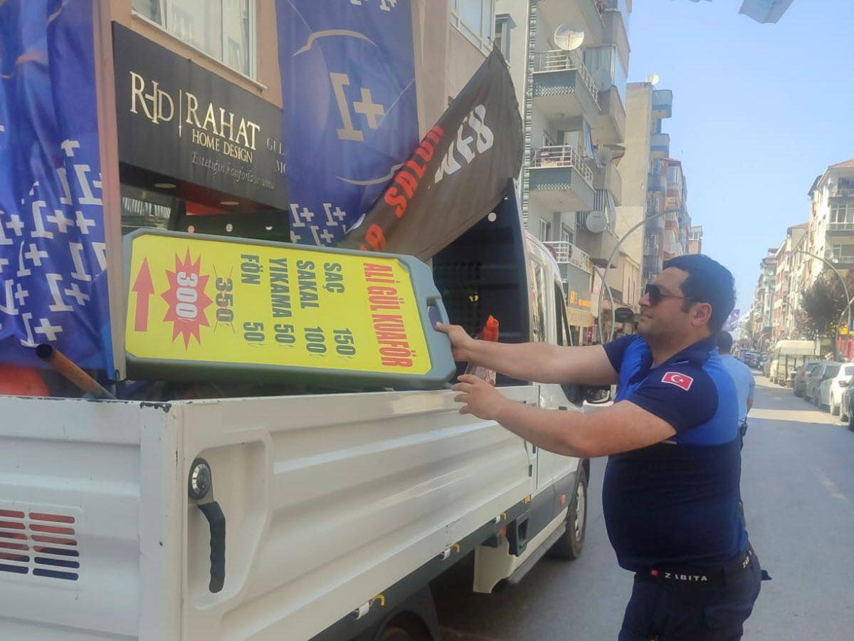 Yalova’da Kaldırımlar Temizleniyor1