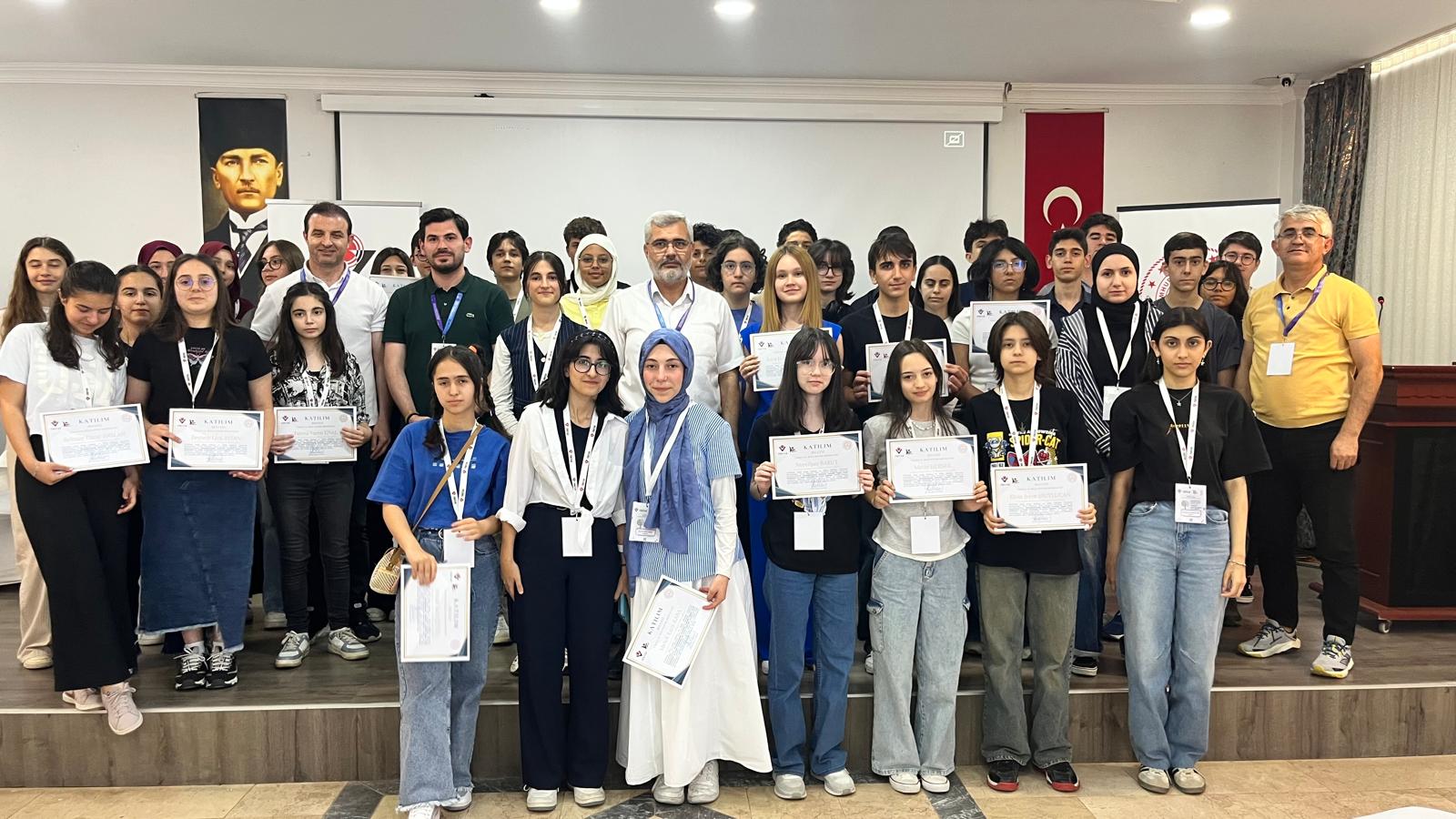 Yalovalı Öğrenciler Tübi̇tak Projesiyle Yapay Zekâ Ve Yeşil Teknolojiyle Tanıştı4