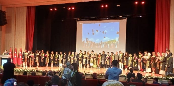 Yeni Medya Bölümü İlk Mezunlarını Verdi