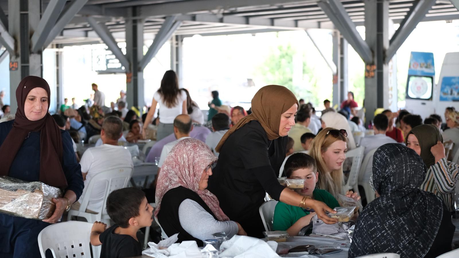 Altınova Belediyesi’nden Aşure Günü’nde Bereketli Buluşma1