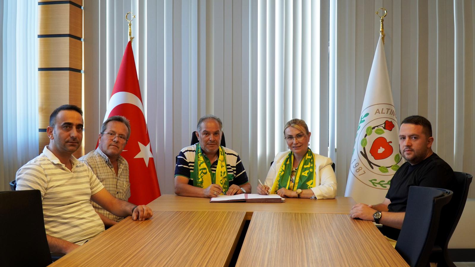 Altınova Belediyespor’da Teknik Direktör Değişikliği1