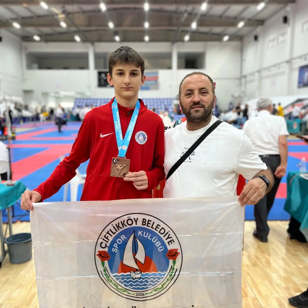 Çiftlikköy Karate Takımı Zirvede1