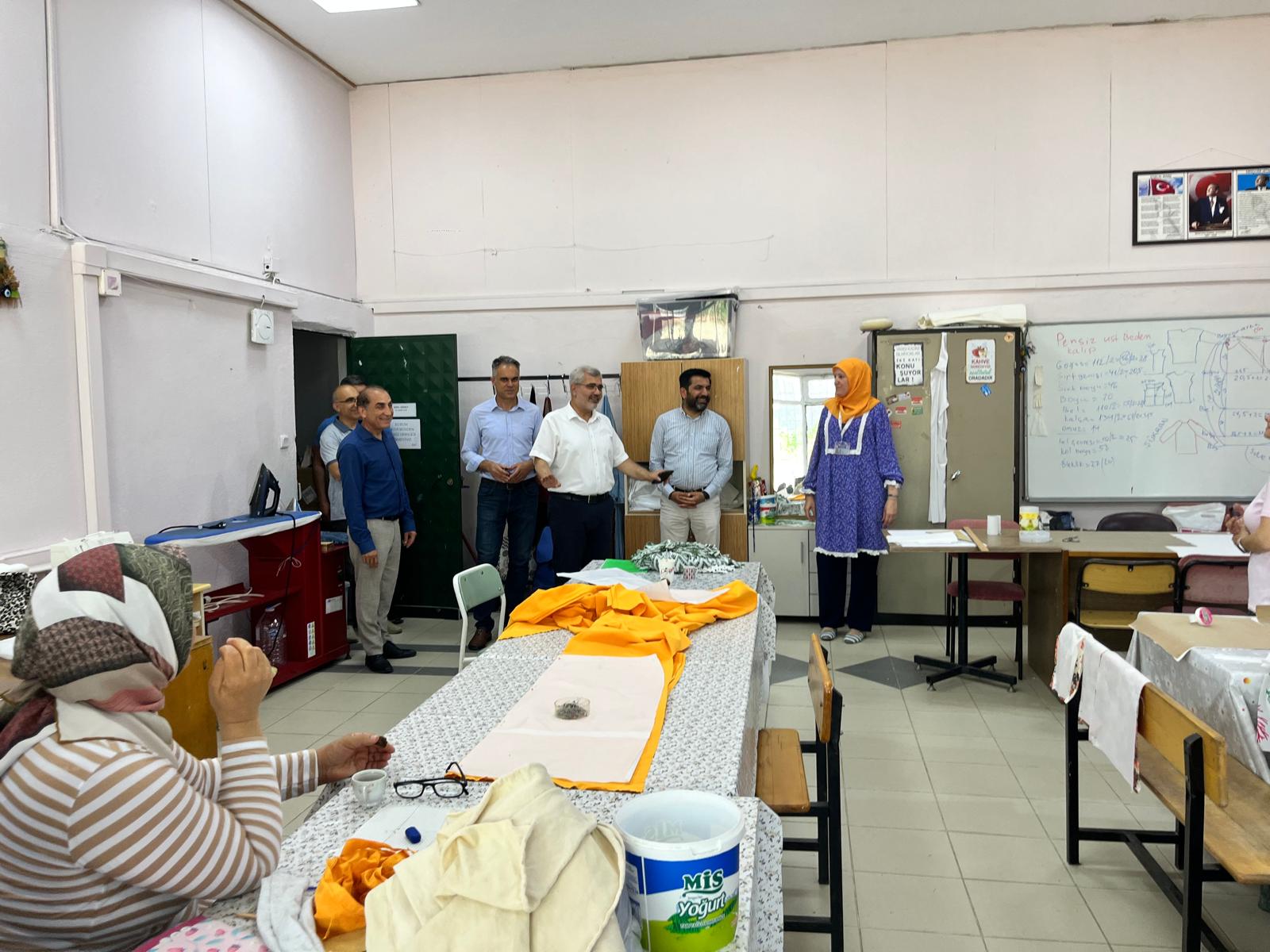 İl Millî Eğitim Müdürü Aytekin Yılmaz’dan Çınarcık’ta Eğitim Kurumlarına Ziyaret4