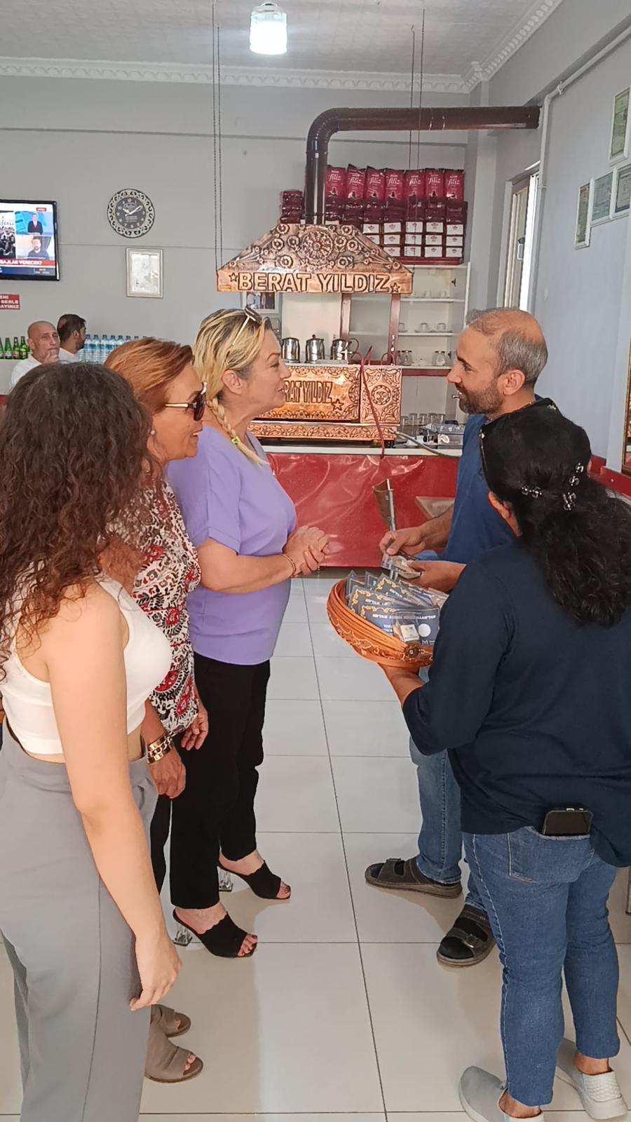 İyi̇ Parti'den Esnafa Kahve İkramı2
