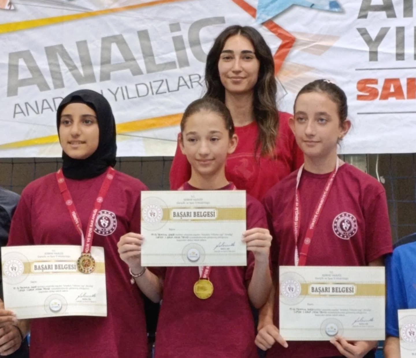 Kız Takımı Bölge Şampiyonu, Erkek Takımı Bölge İkincisi Oldu2