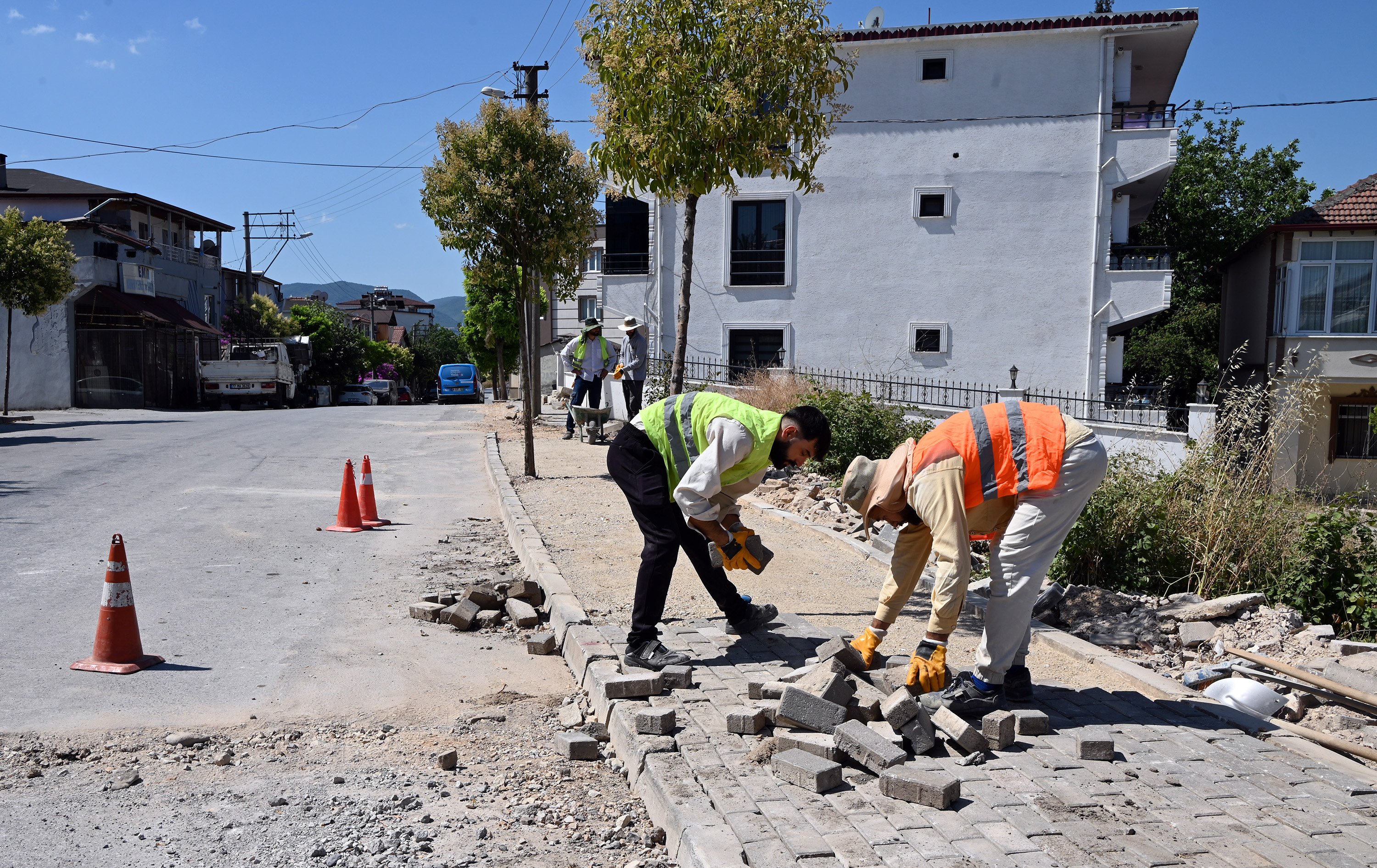Radar Caddesi’nde Yol Ve Kaldırım Onarımı Devam Ediyor3