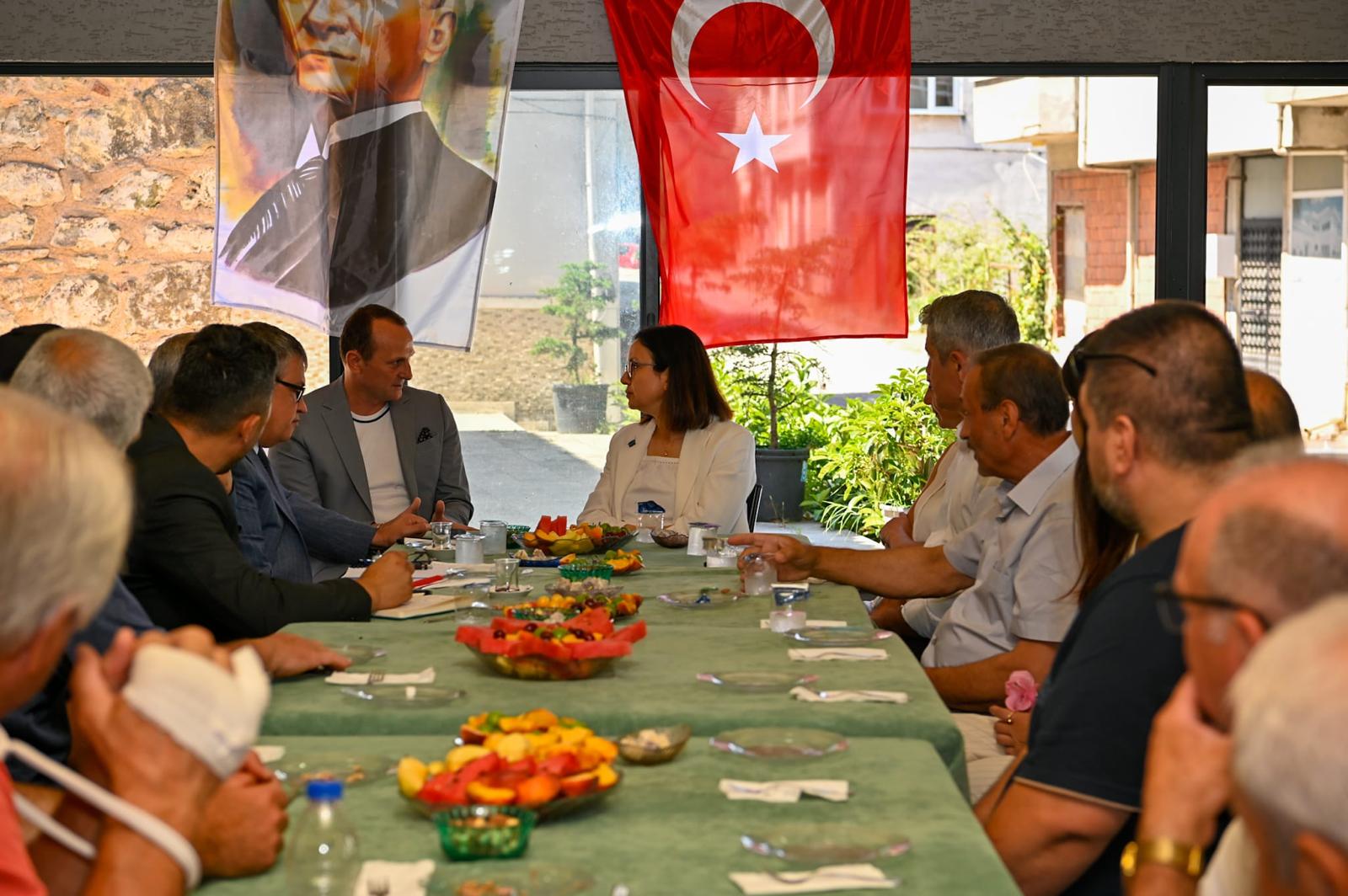 Vali Dr. Hülya Kaya Gacık Köyü’nde Vatandaşlarla Buluştu2
