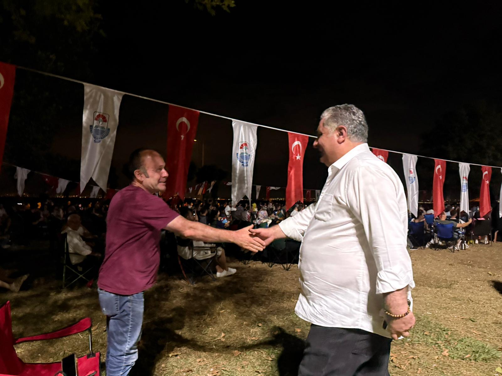 Yalova Beledi̇yesi̇'nden Açik Havada Si̇nema Keyfi̇ (2)