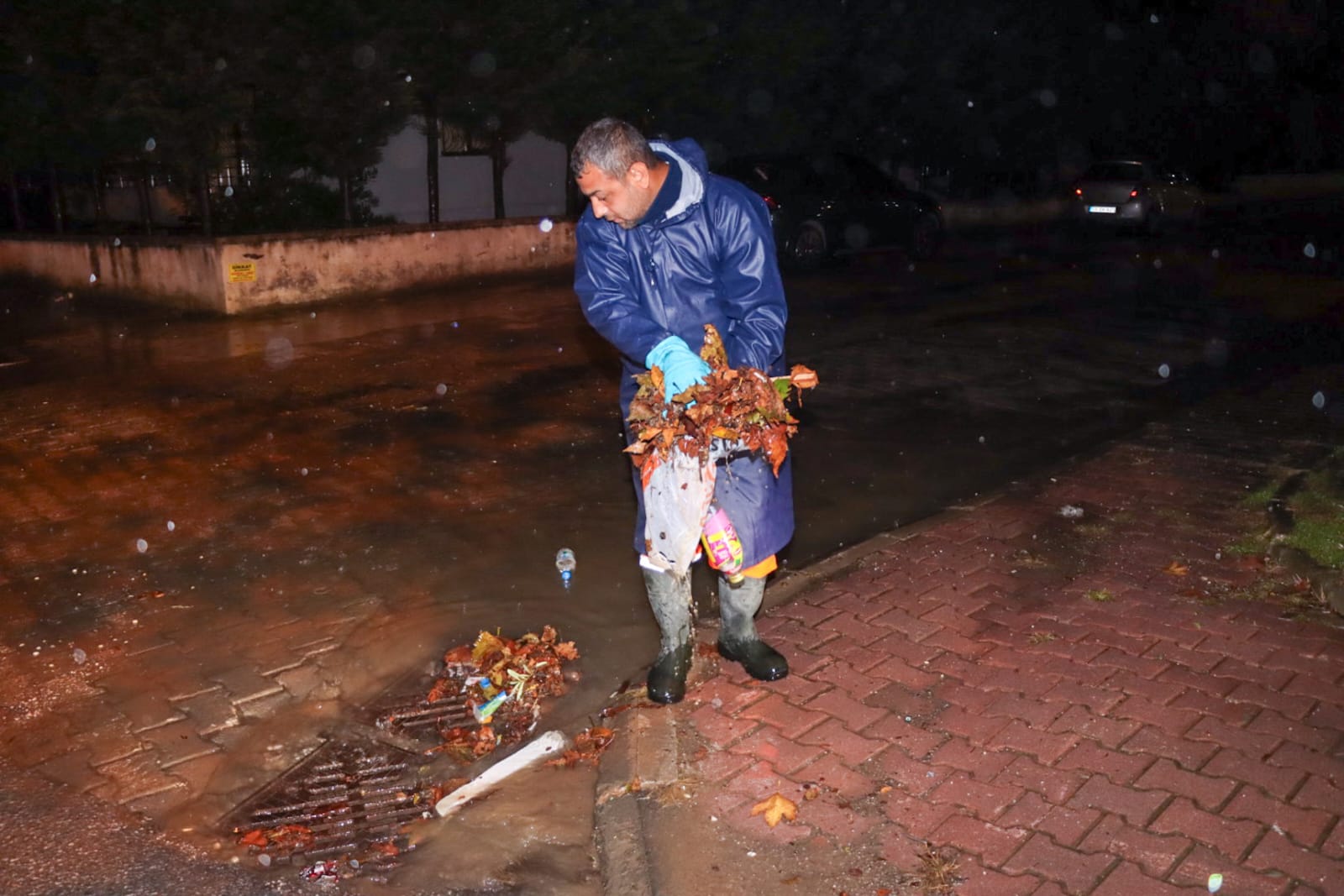 Sağanak Mesai̇si̇ (7)