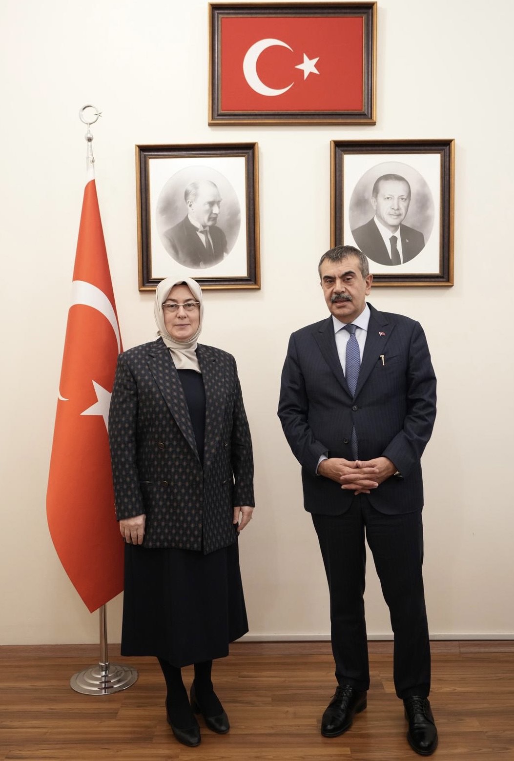 210939Ec 887D 463A 9F45 3F897F114Bf2