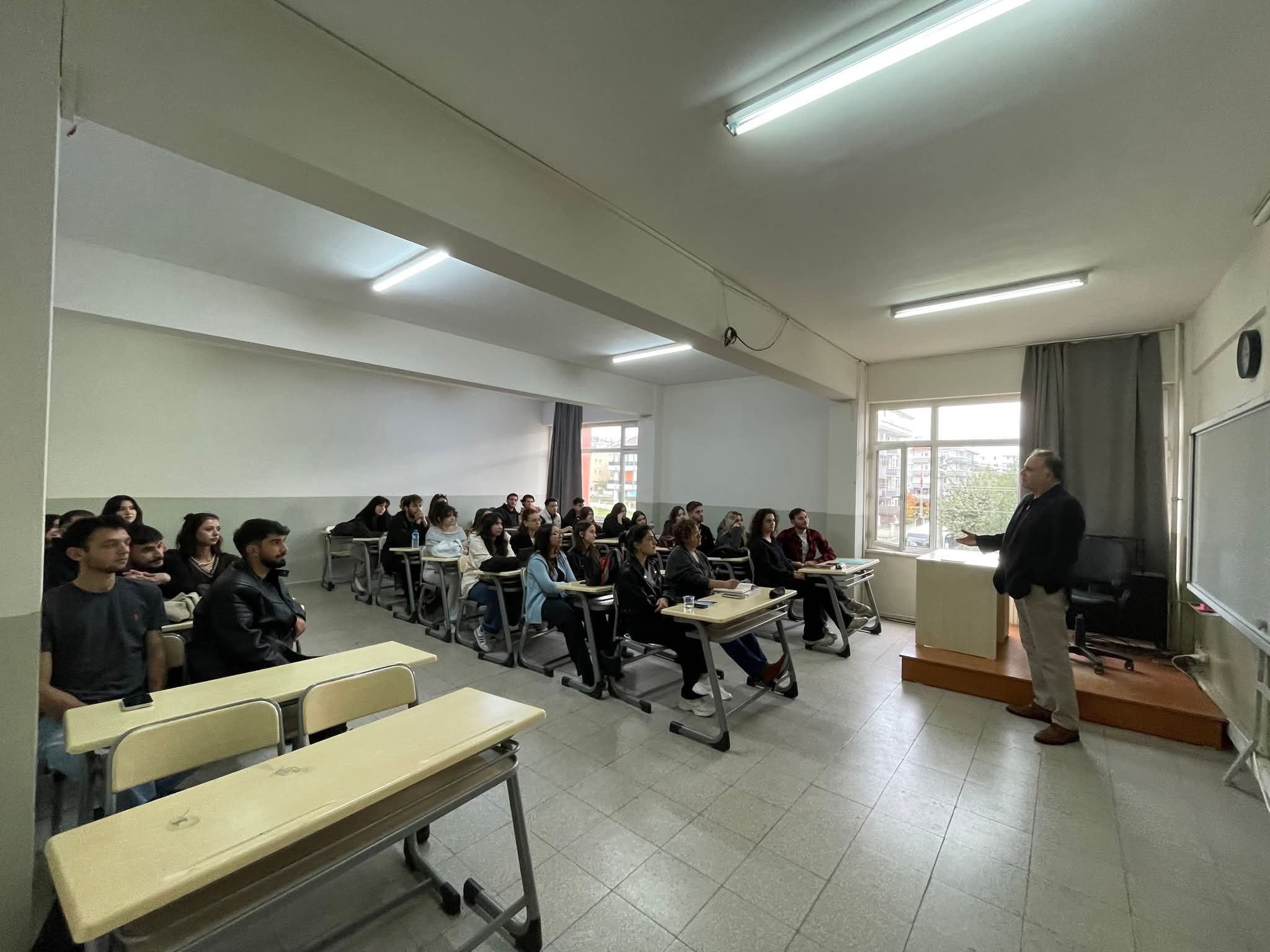 F B I M G 1762933455073