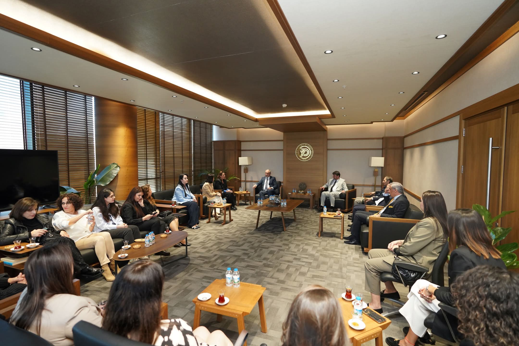 F B I M G 1764359326359