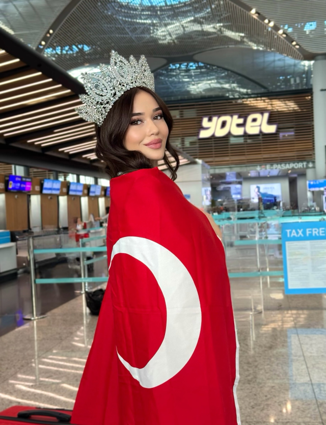 Miss Universe Ceren Arslan Bu Sanli Bayragin 19227471 5781 M