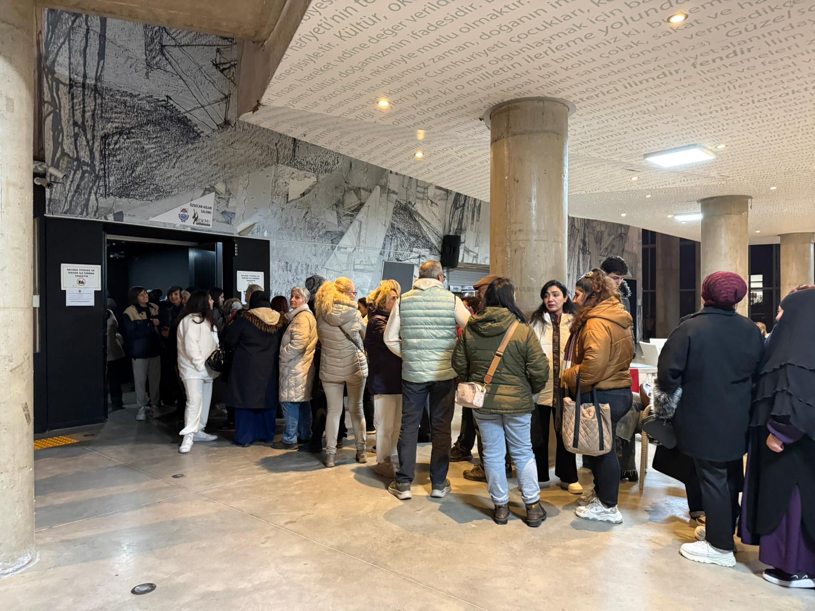 Olaylar Çok Büyük Tiyatro (2)