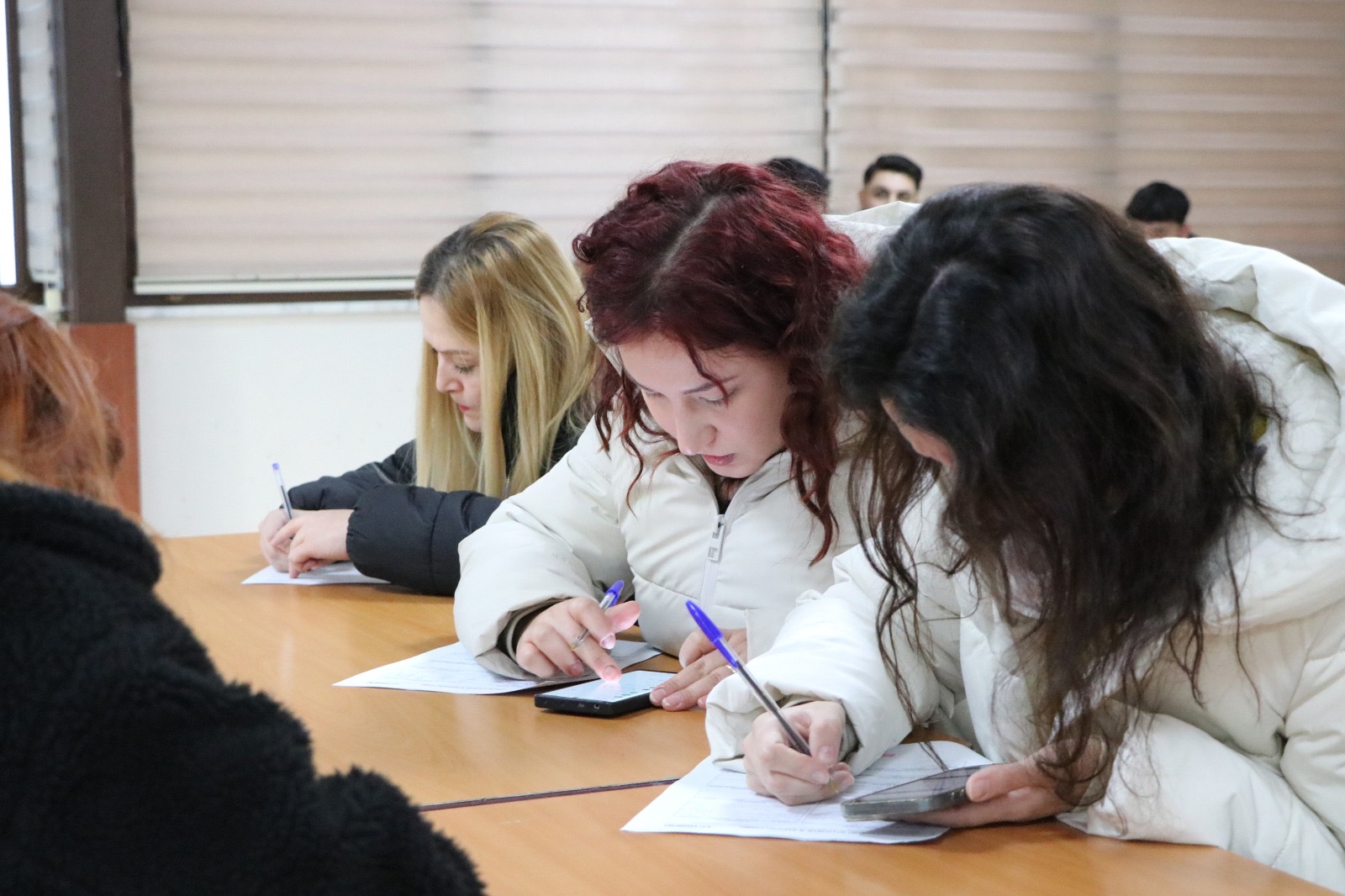 484174D7 E52D 4Fde B75F A7Aa21D4Db72