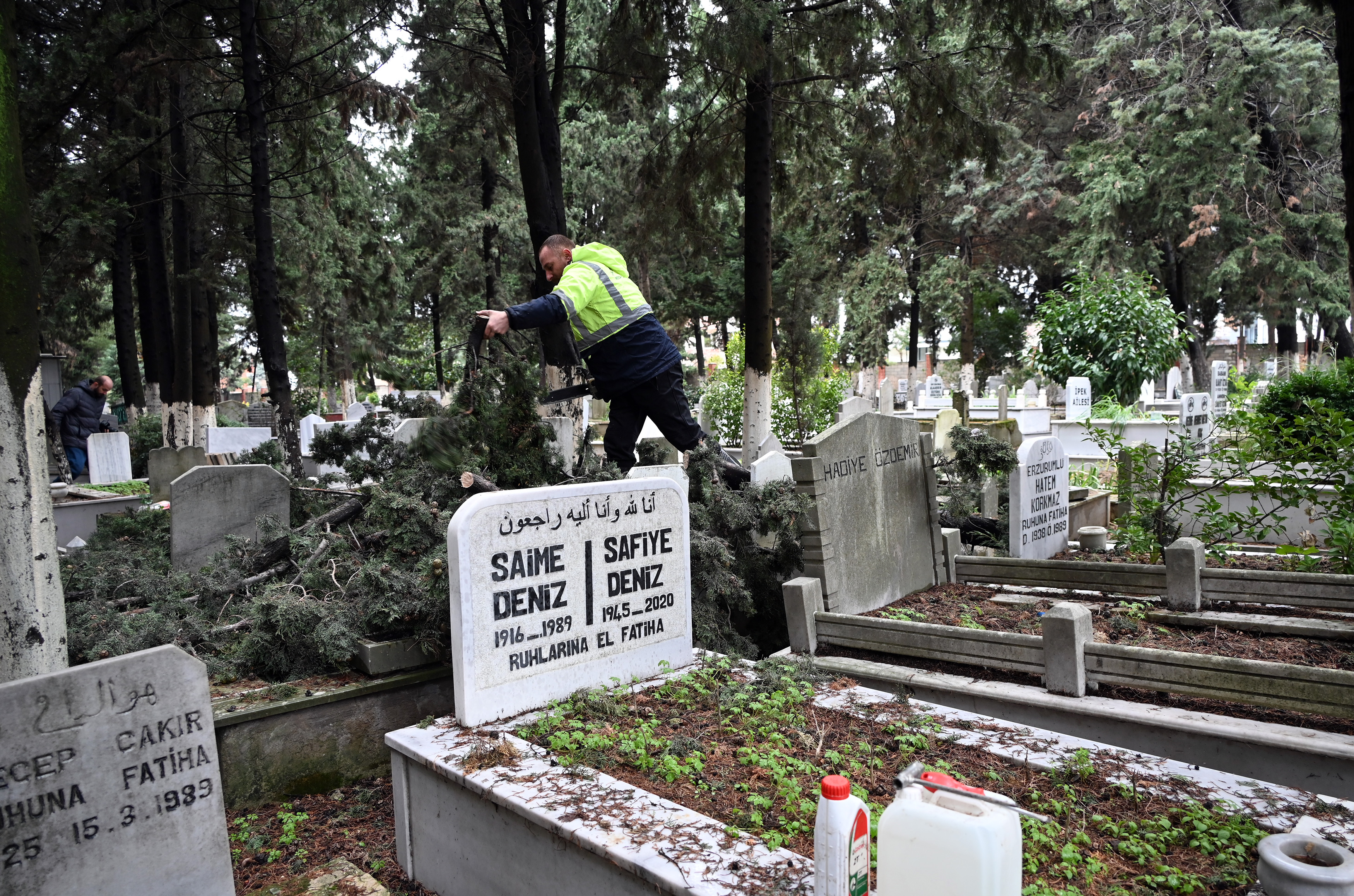 Yalova şehir mezarlığı