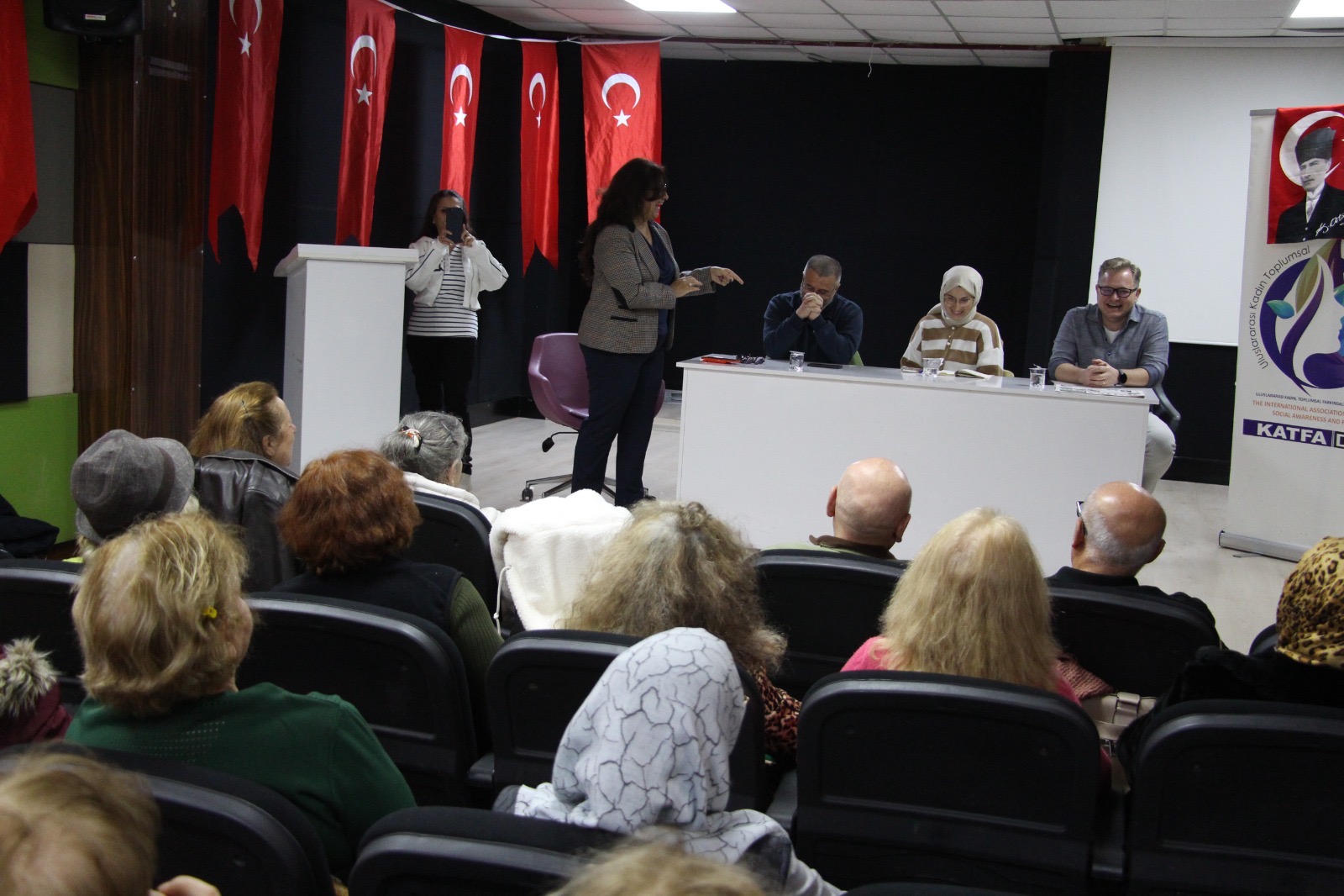 56C3B241 F75F 45Ac Bf5D 2B268Fb46D2B