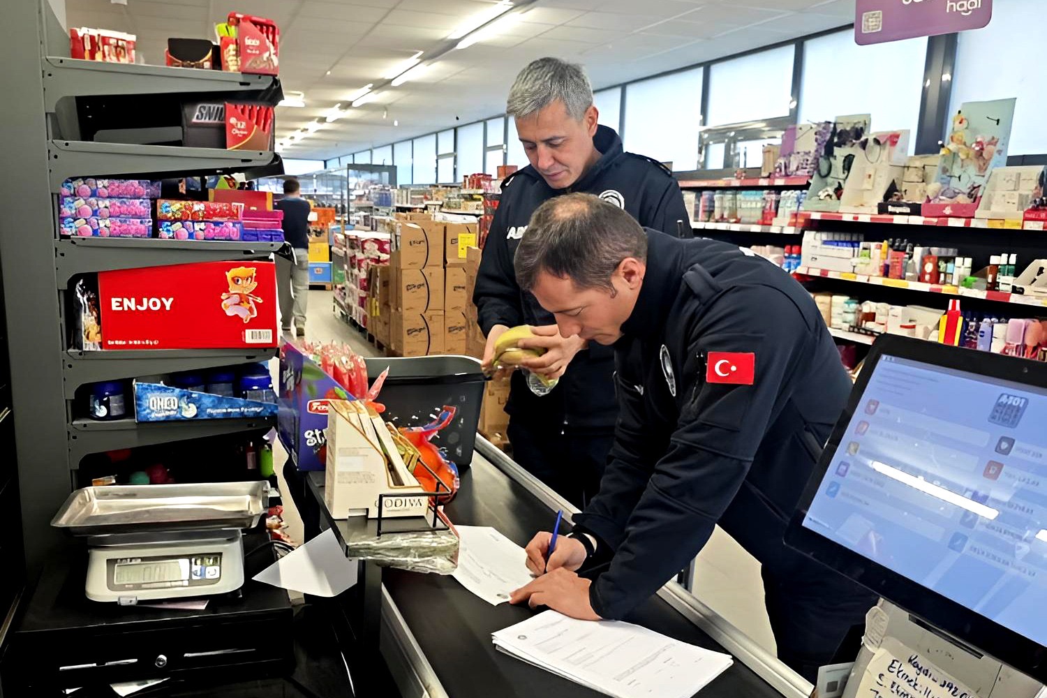 8D7D6Ea9 E3A9 4921 8381 5432337A21A1