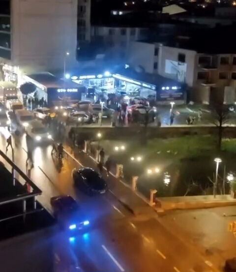 Barışma Buluşması Kanlı Bitti: Oto Yıkamada Bıçaklar Çekildi!