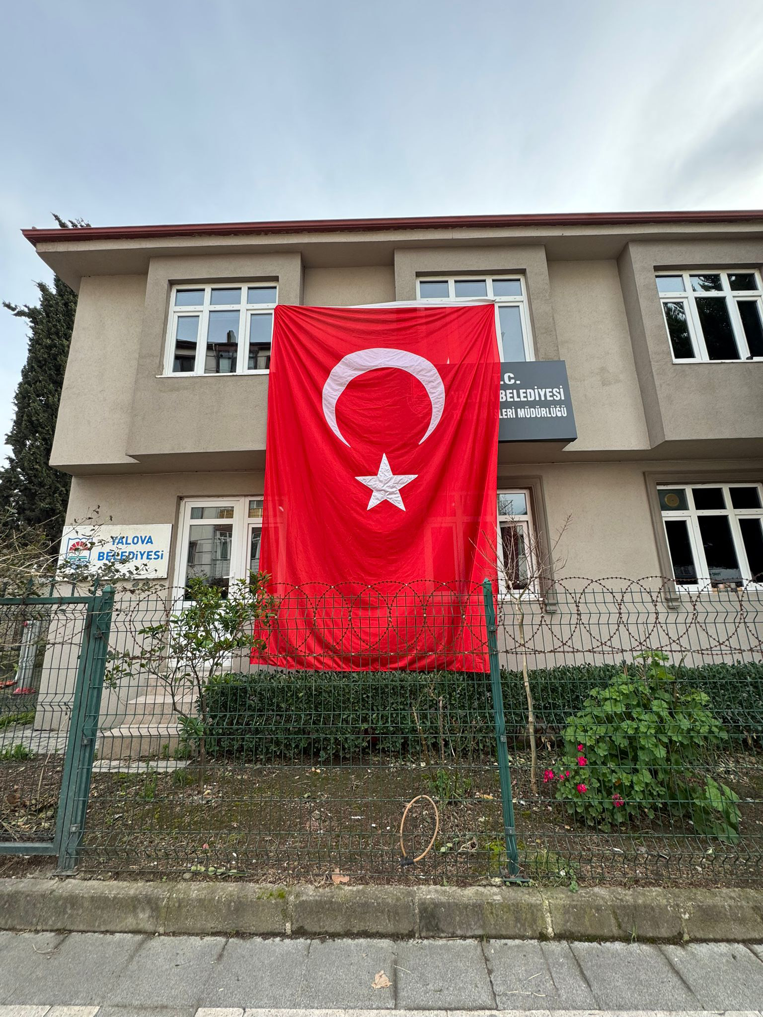 Yalova Belediyesi Türk Bayrağı (2)