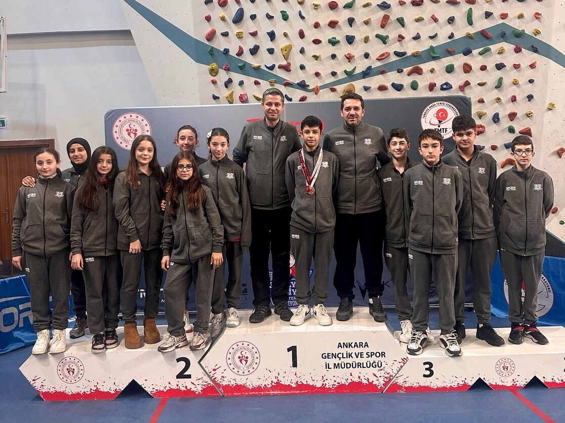 Yalova Beledi̇yespor’dan Masa Teni̇si̇nde Çi̇fte Gurur (4)