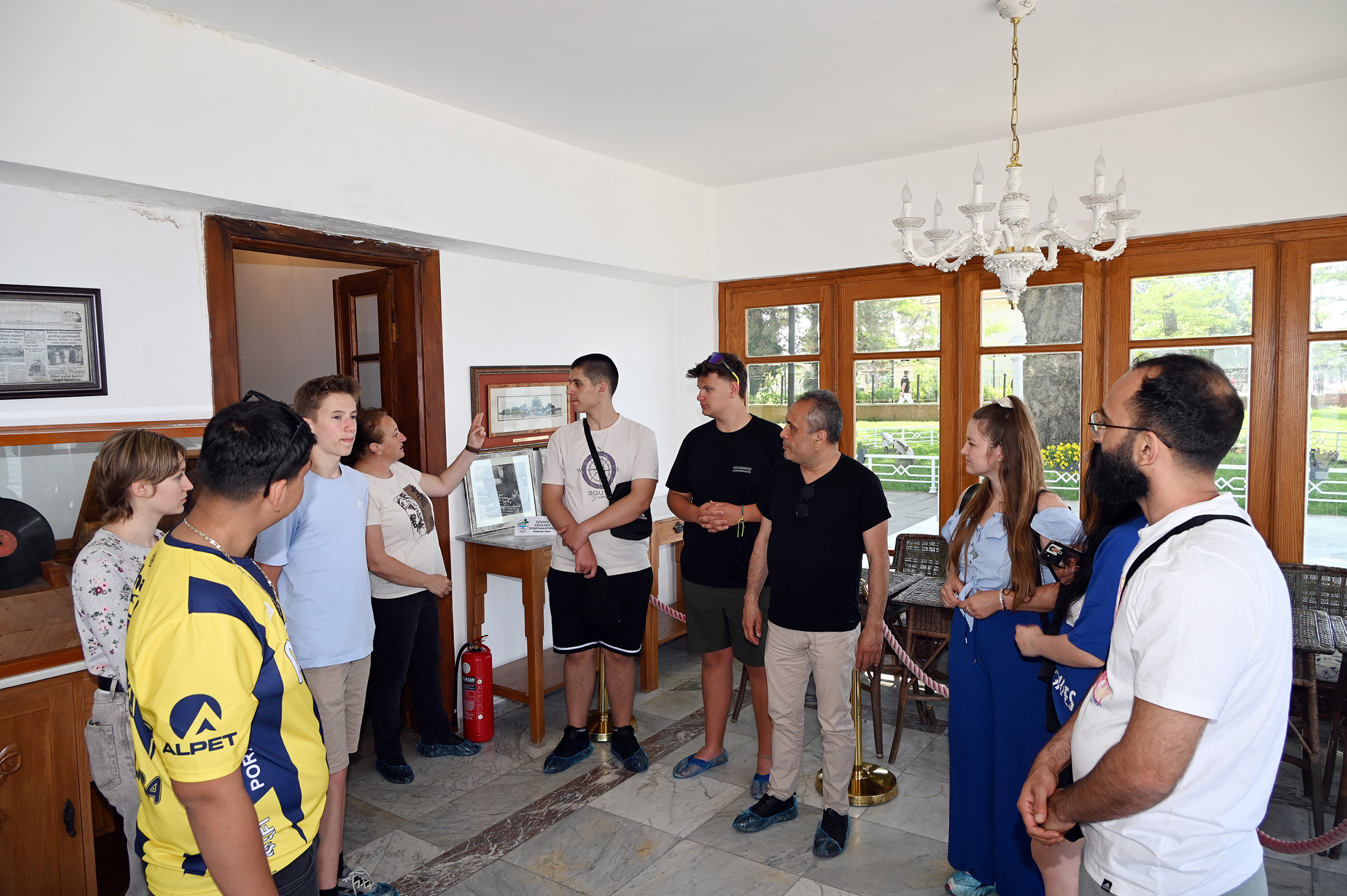 Yürüyen Köşk Ziyaretçiler (3)